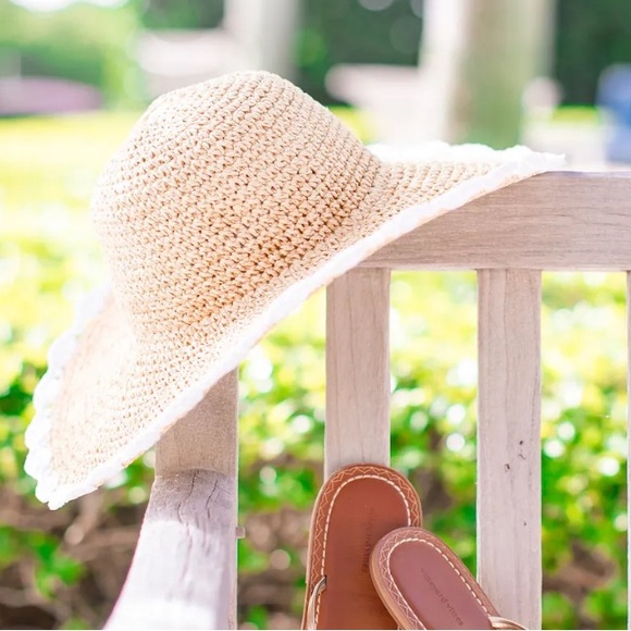 VINEYARD VINES | white scallop edge | Floppy Hat - Picture 11 of 12